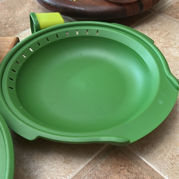 Tupperware Smart Multi-Cooker Microwave SteamerCooker 5 pc - Picture 6 of 8